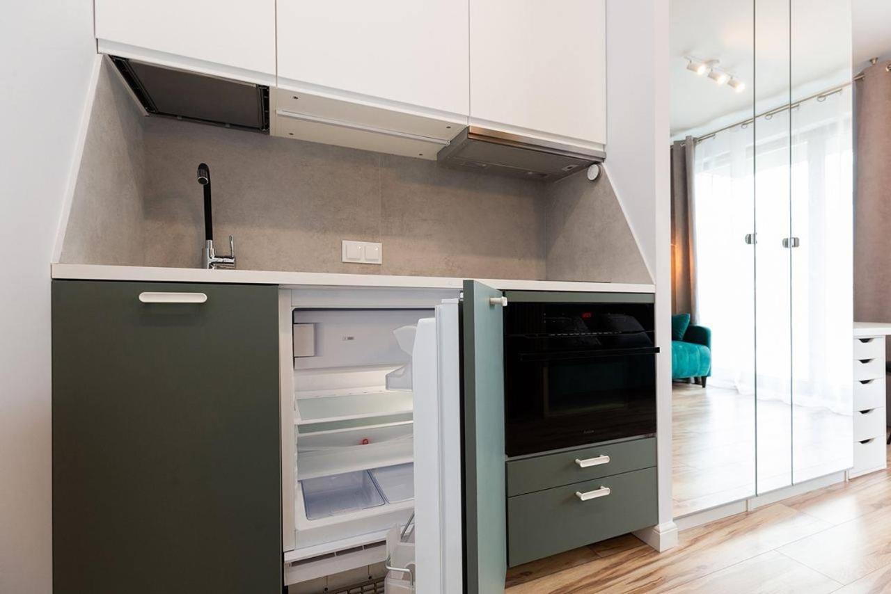 Easy & Comfortable, With Balcony, Very Close To The Center Warszawa Exteriör bild