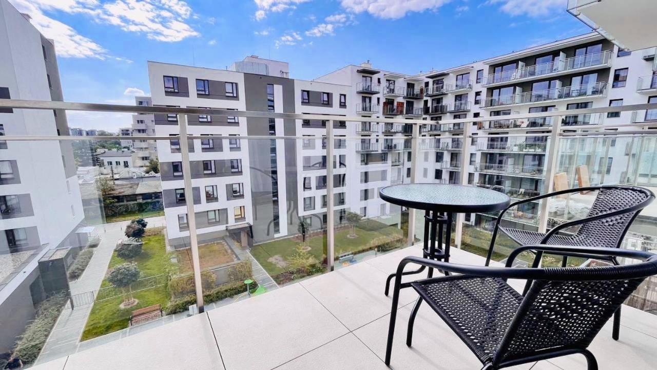 Easy & Comfortable, With Balcony, Very Close To The Center Warszawa Exteriör bild