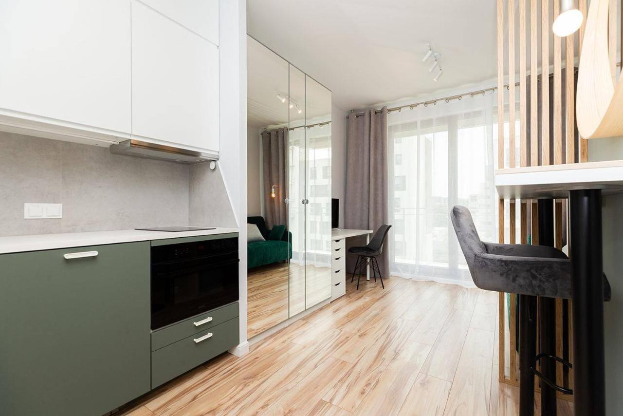 Easy & Comfortable, With Balcony, Very Close To The Center Warszawa Exteriör bild